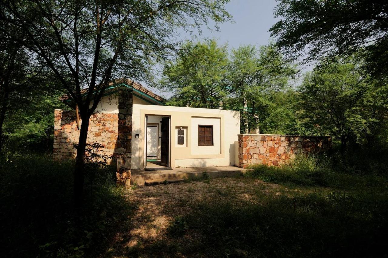 ツリーズ N タイガーズ サリスカ ホテル Akbarpur エクステリア 写真